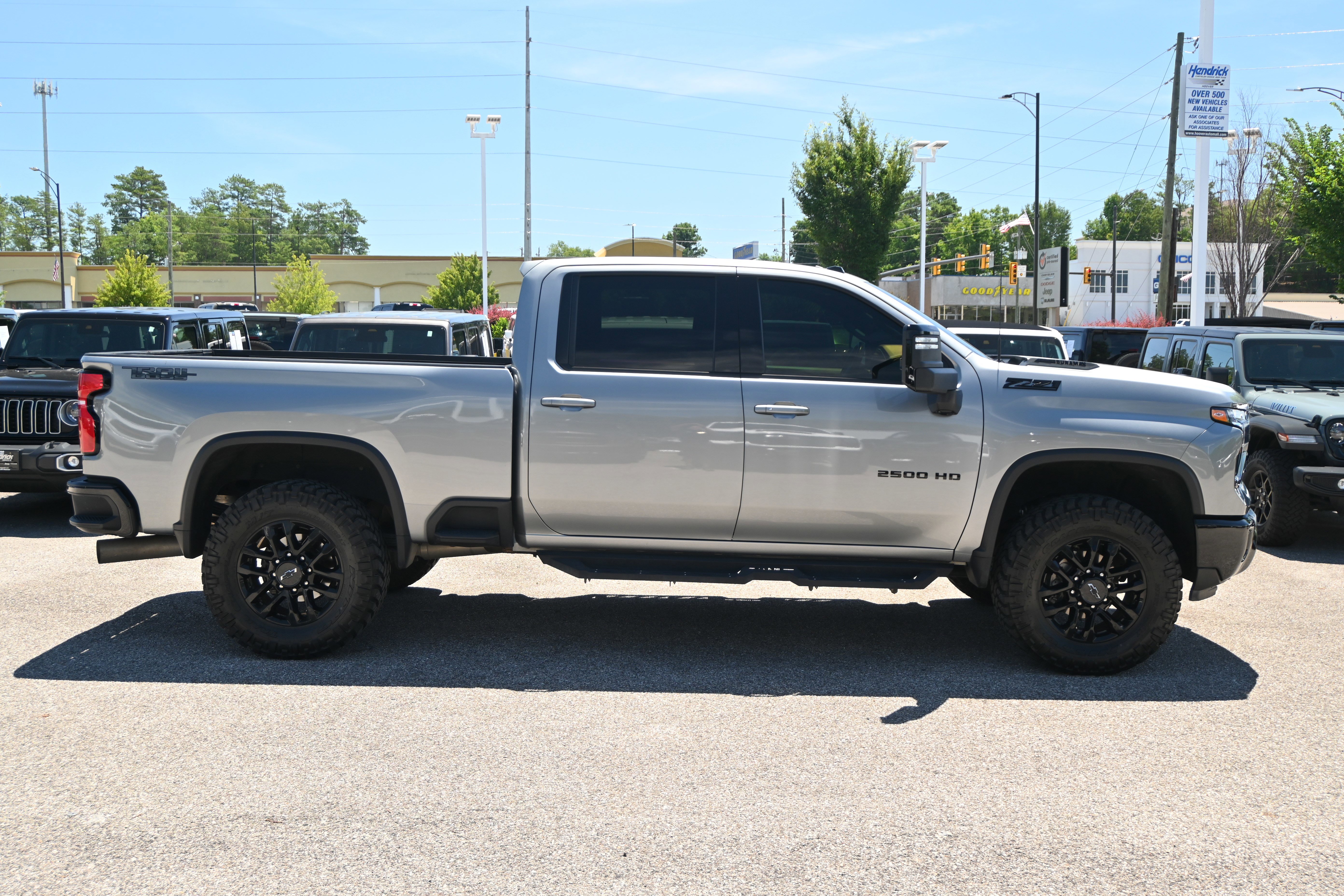 Used 2025 Chevrolet Silverado 2500 LTZ w/ LTZ Plus Package AWD/4WD image 11