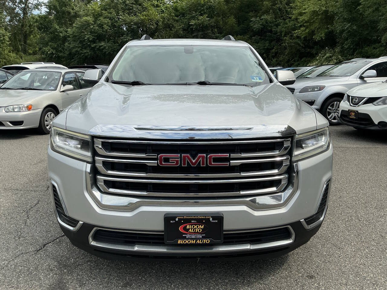 Used 2020 GMC Acadia SLE w/ Driver Convenience Package AWD/4WD image 2