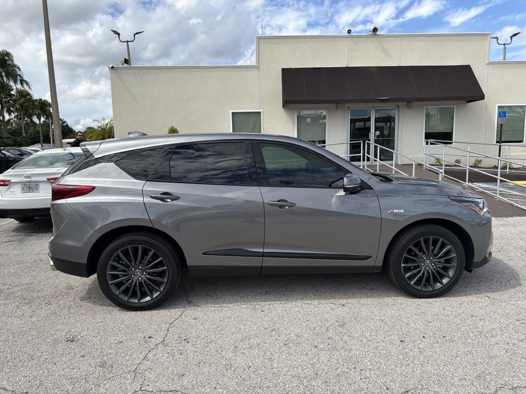 Used 2023 Acura RDX w/ Advance Package AWD/4WD image 3