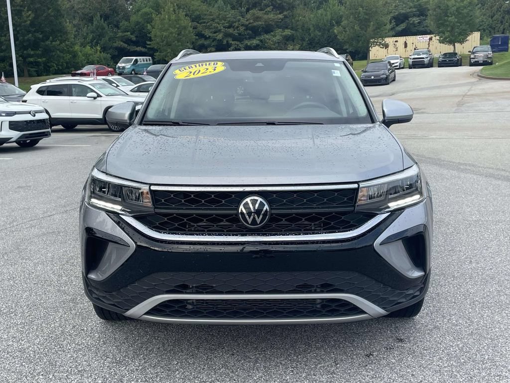 Certified 2023 Volkswagen Taos SE FWD image 2