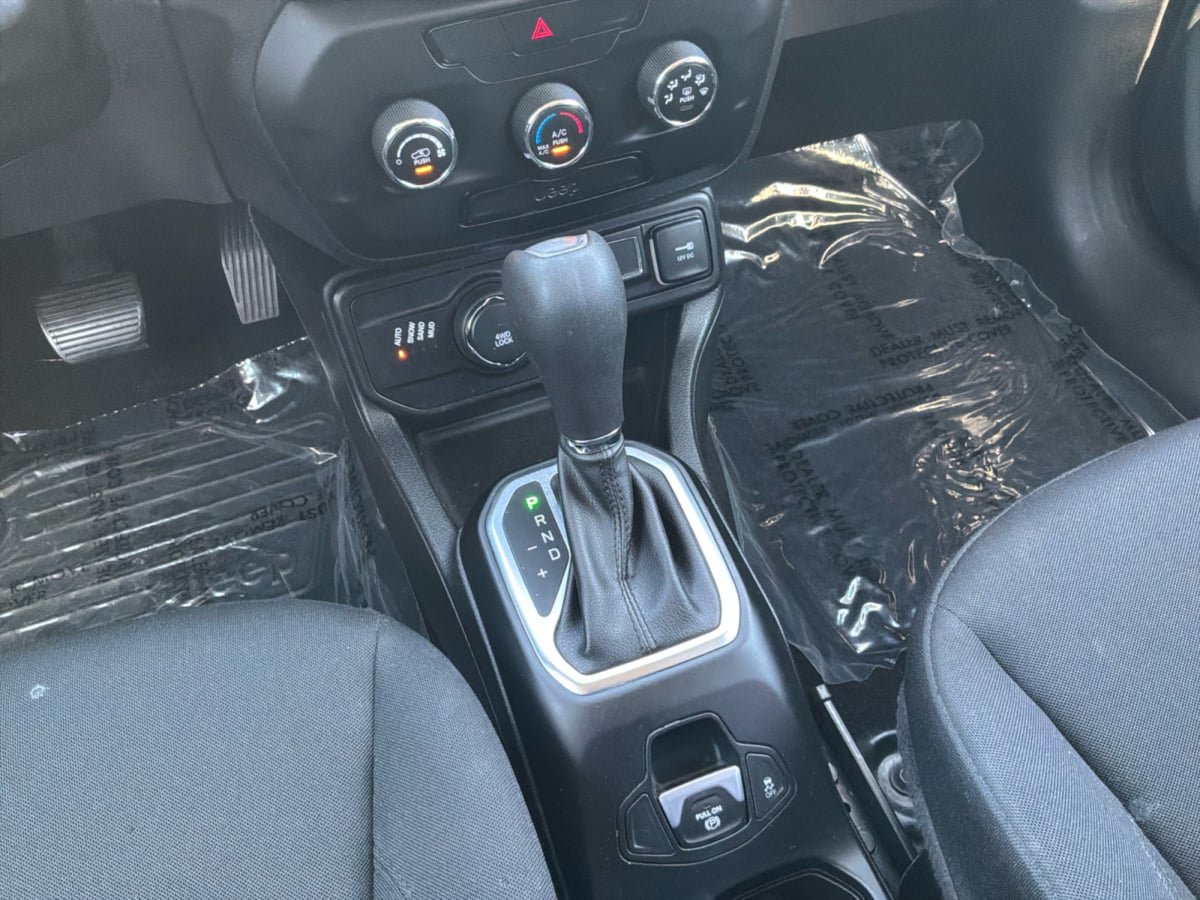Used 2019 Jeep Renegade Sport AWD/4WD image 16
