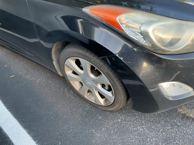 Used 2013 Hyundai Elantra Limited FWD image 2