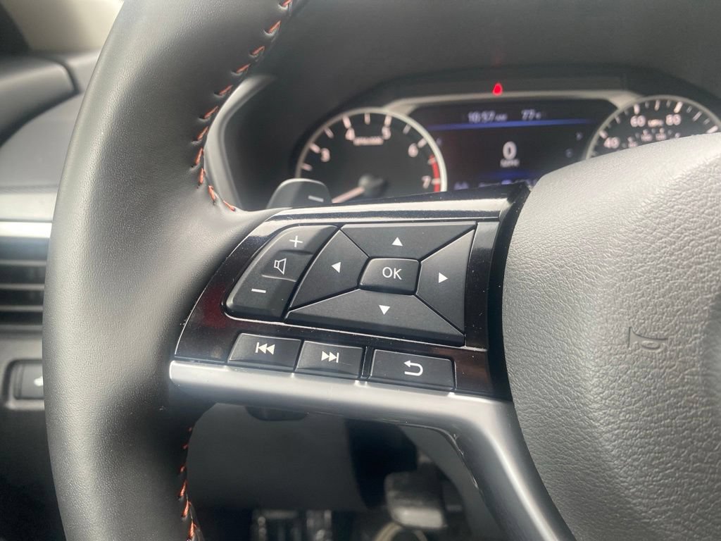 Certified 2025 Nissan Altima 2.5 SR FWD image 19