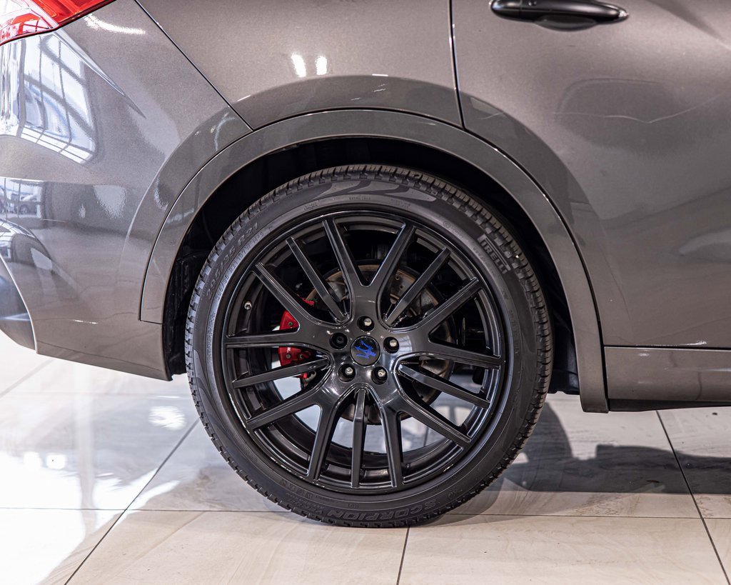 Used 2019 Maserati Levante S GranSport image 11