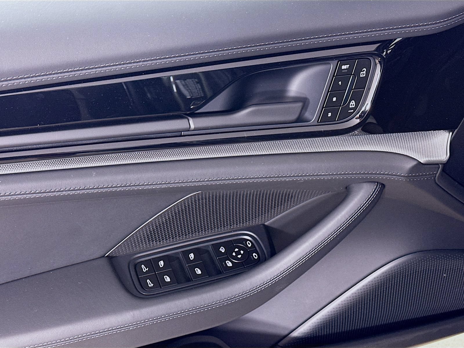 New 2026 Porsche Panamera 4 AWD/4WD image 17