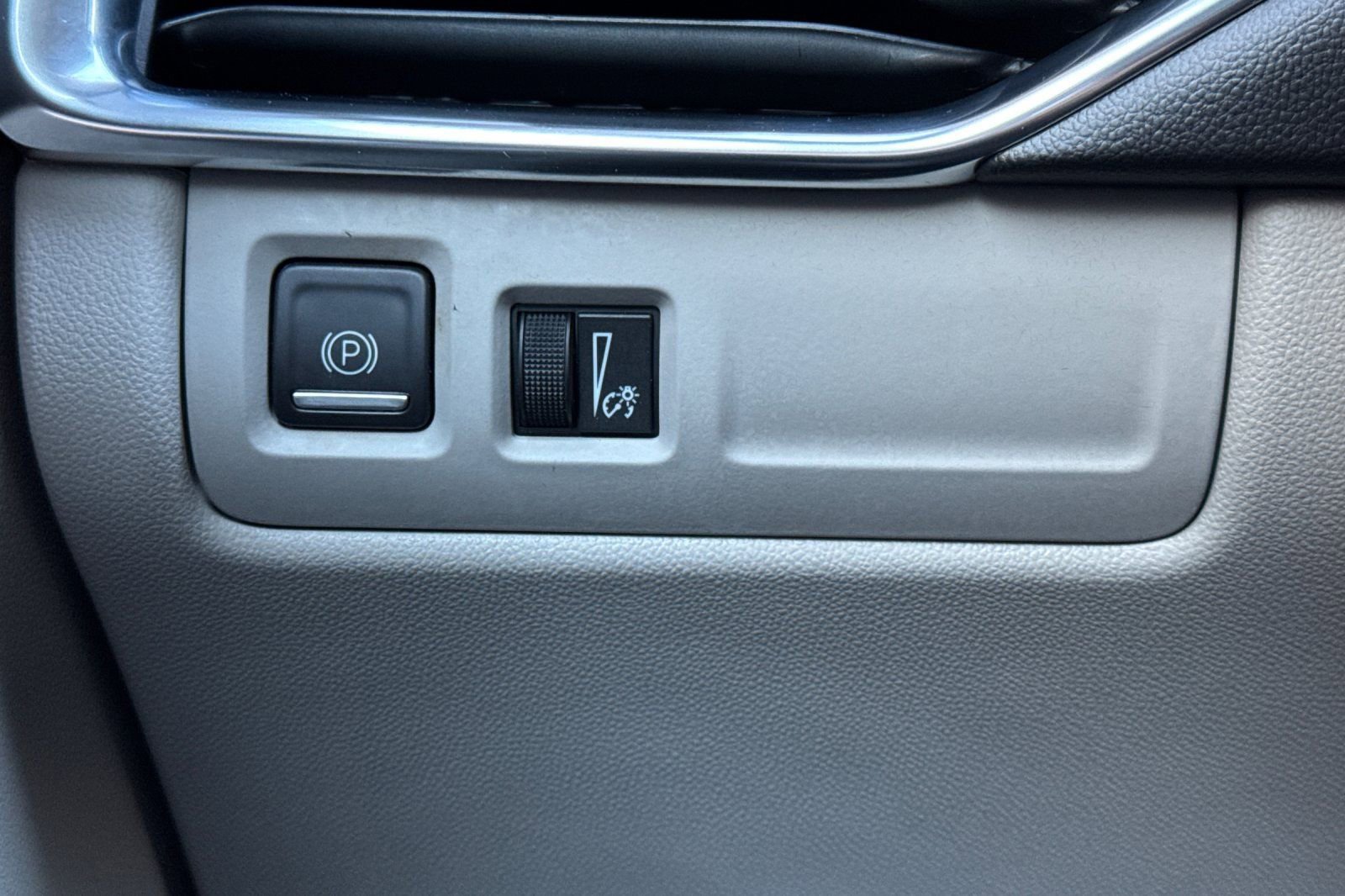 Used 2022 Cadillac XT4 Premium Luxury w/ Enhanced Visibility Package image 30