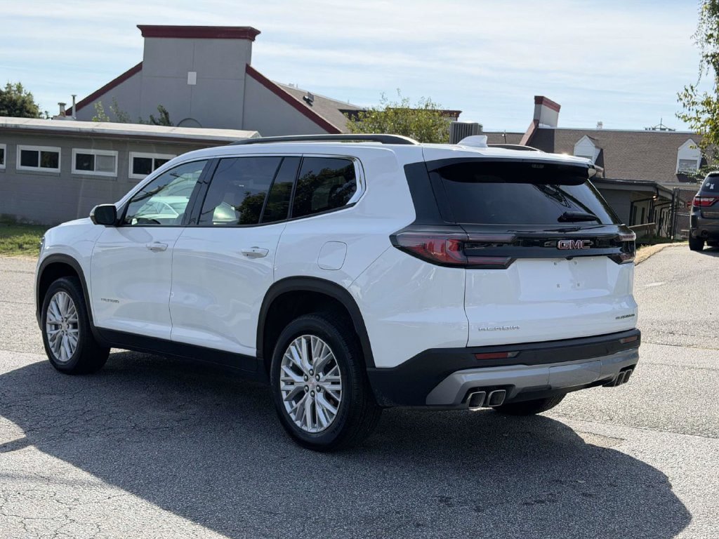 Used 2026 GMC Acadia Elevation w/ Elevation Premium Package FWD image 22