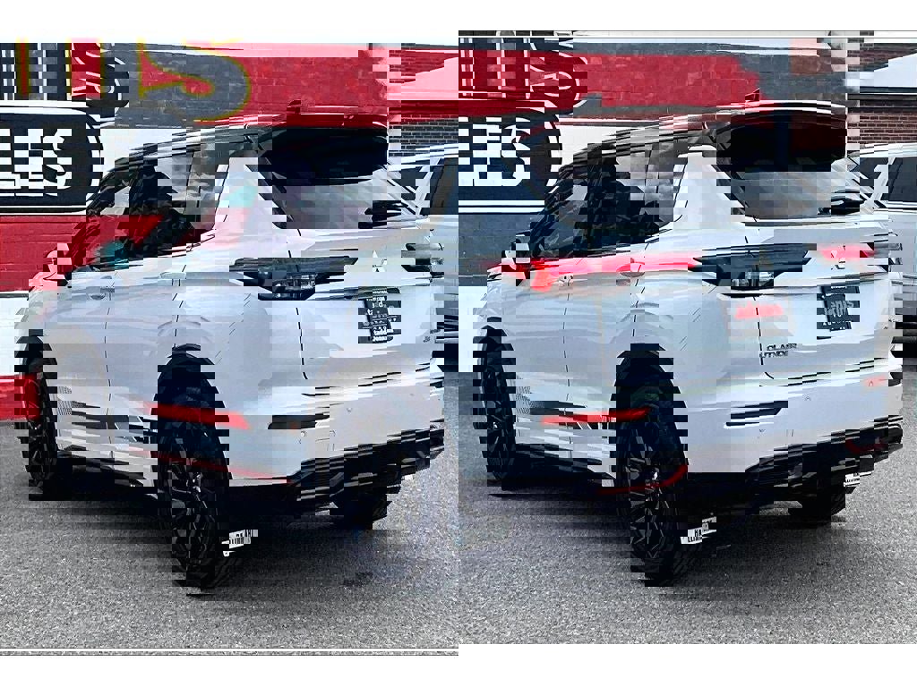 Used 2024 Mitsubishi Outlander Ralliart AWD/4WD image 13