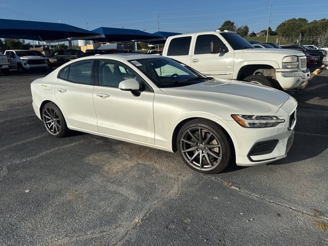 Used 2020 Volvo S60 T6 Momentum