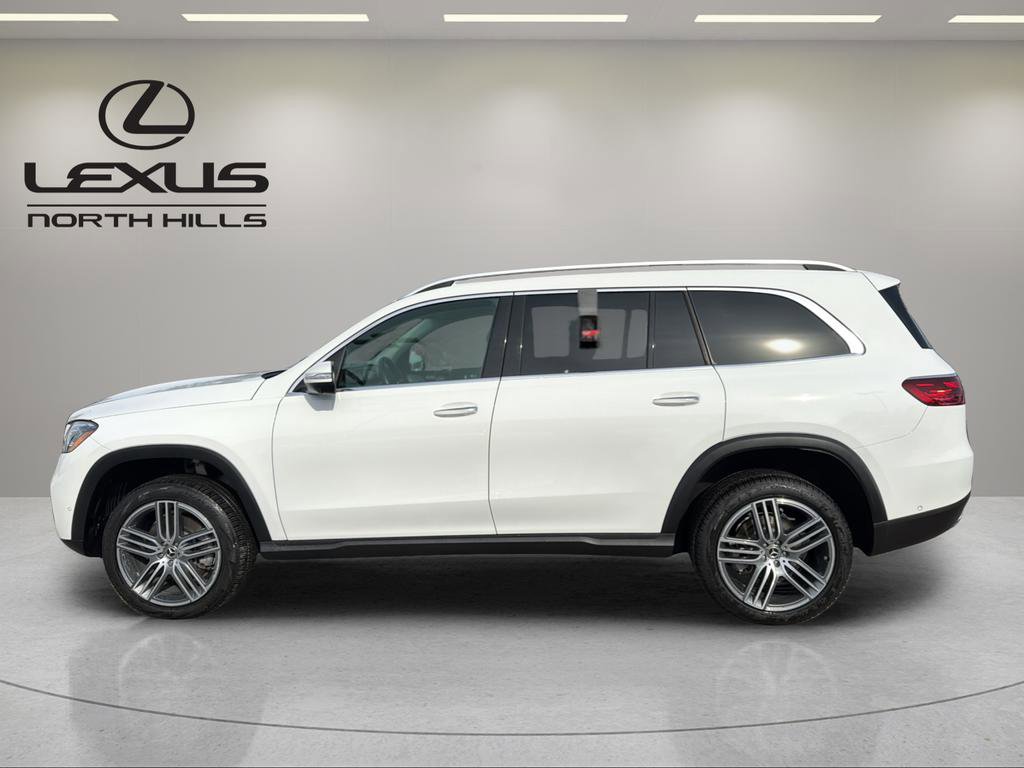 Used 2024 Mercedes-Benz GLS 450 4MATIC image 9