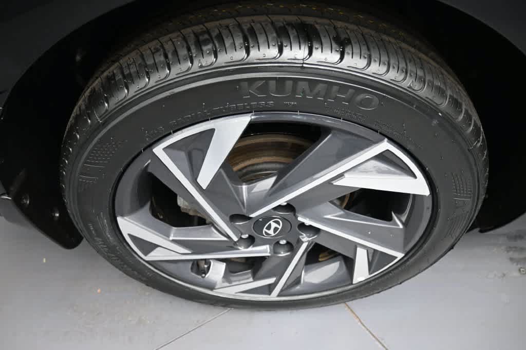 Certified 2024 Hyundai Elantra SEL w/ Convenience Package FWD image 17