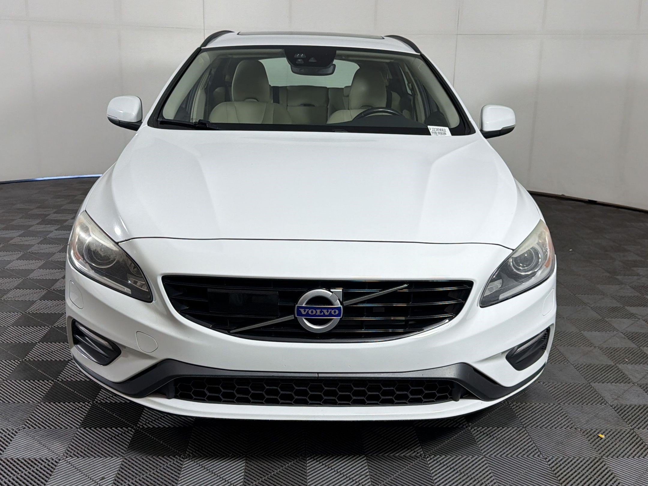 Used 2018 Volvo V60 T5 Dynamic w/ Vision Package FWD image 6