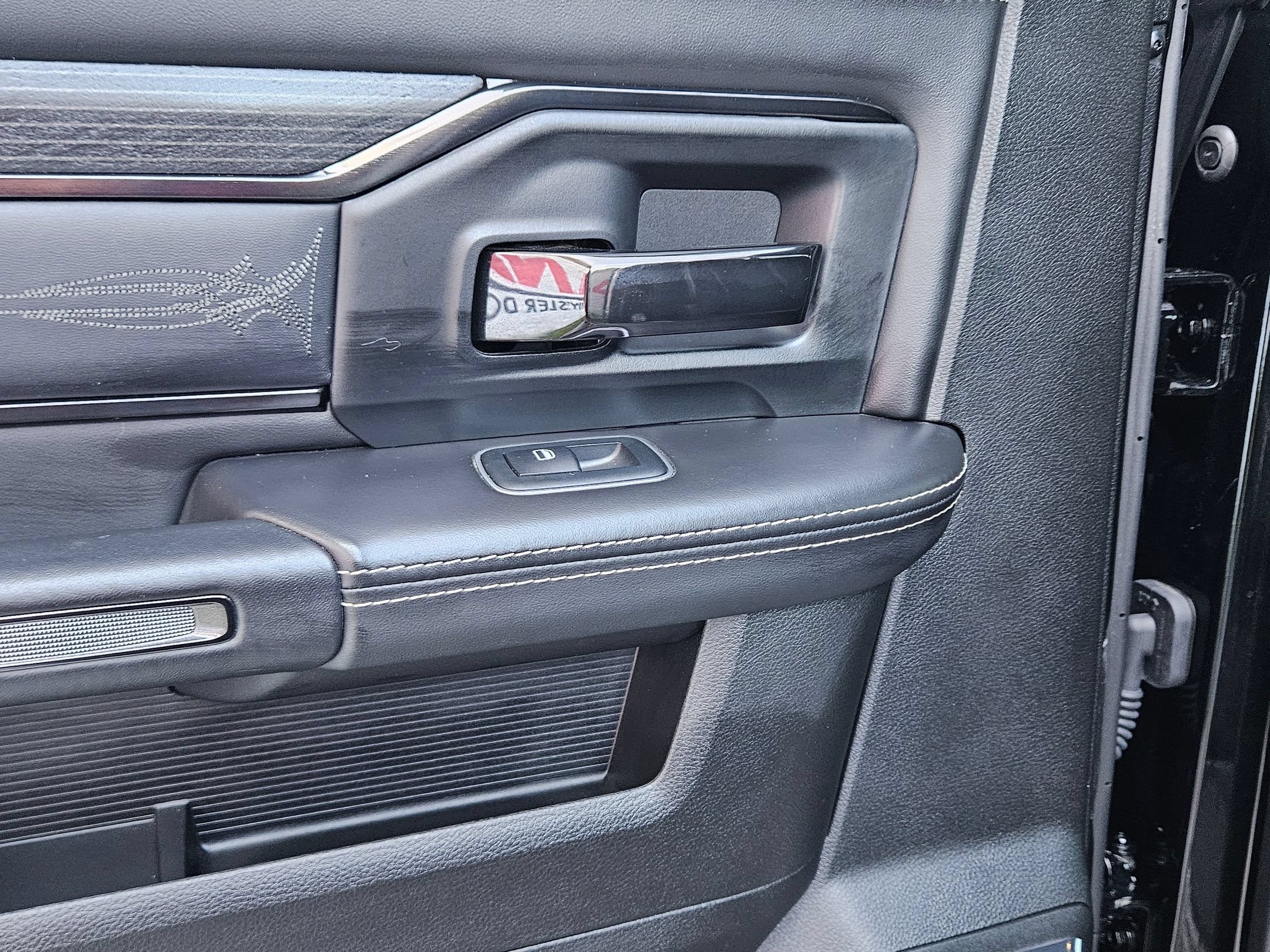 Used 2024 RAM 2500 Limited AWD/4WD image 25