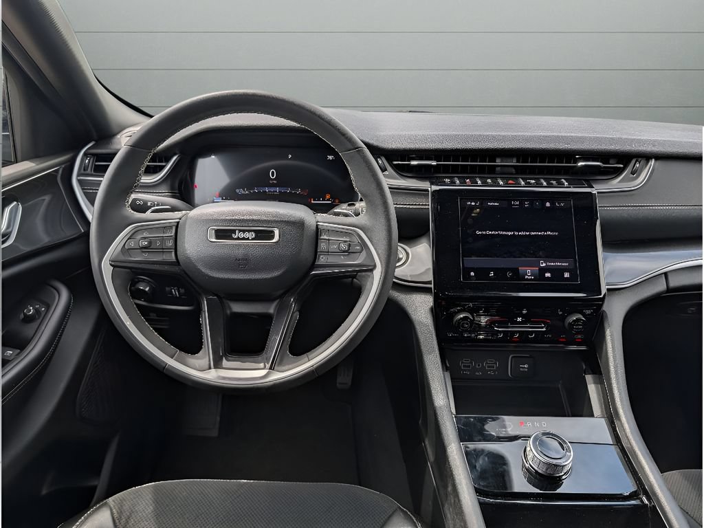 Used 2023 Jeep Grand Cherokee Altitude RWD image 22