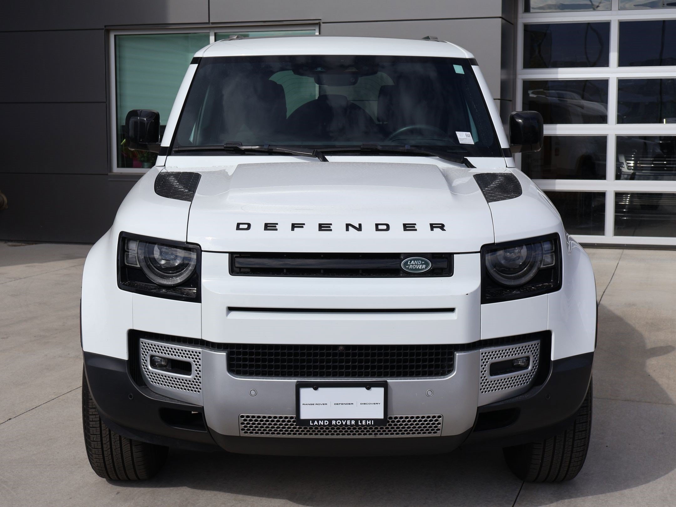 Used 2025 Land Rover Defender 110 S AWD/4WD image 2