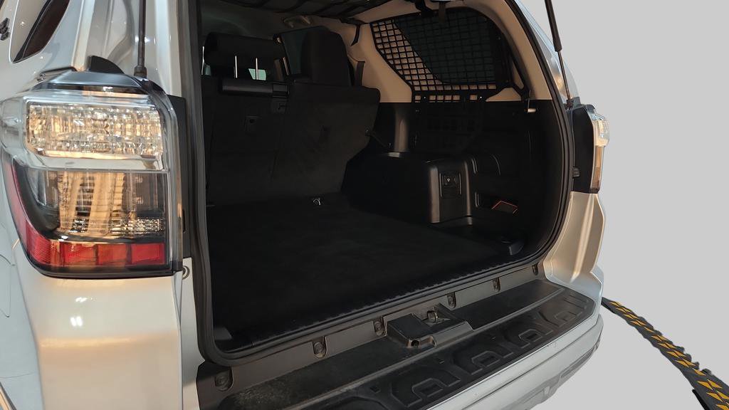 Used 2018 Toyota 4Runner TRD Off-Road image 29