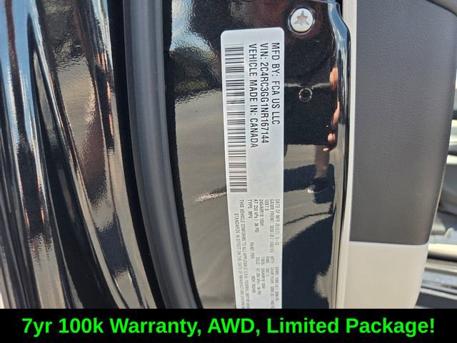 Used 2022 Chrysler Pacifica Limited w/ Uconnect Theater Family Group AWD/4WD image 20