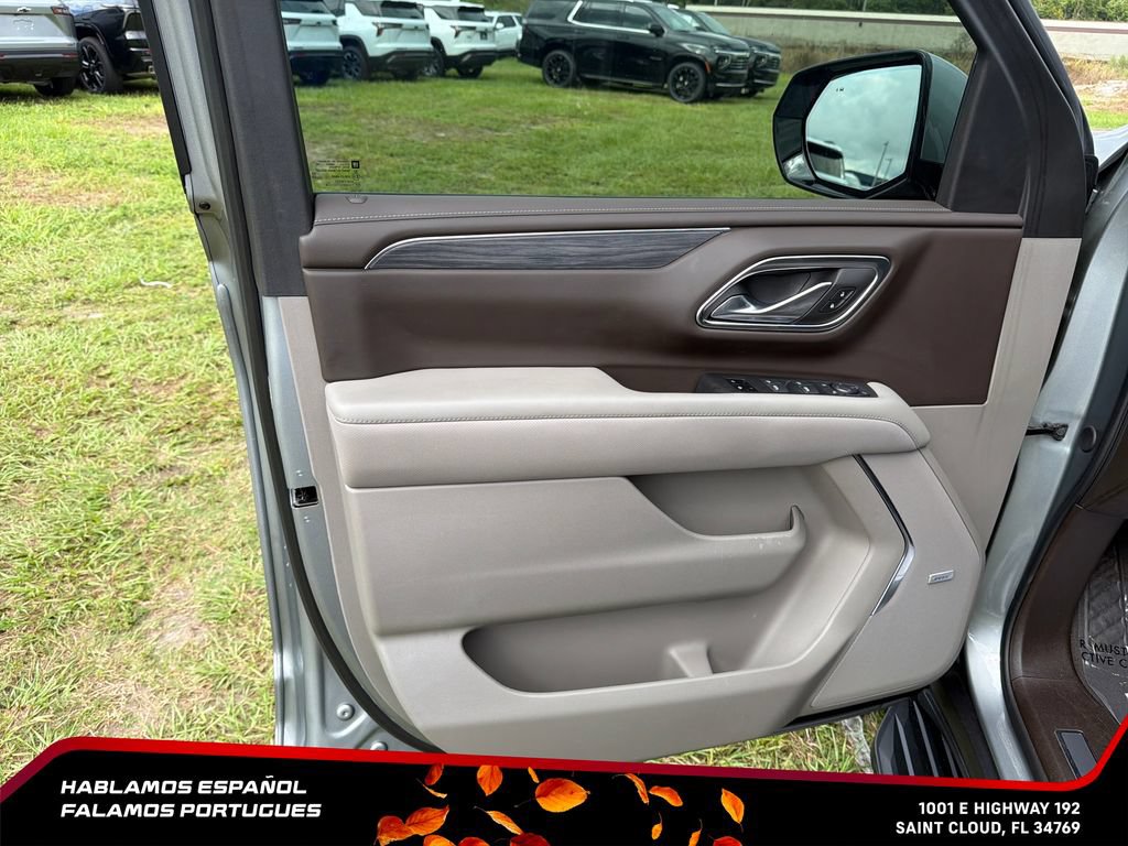 Used 2024 GMC Yukon SLT w/ SLT Luxury Package AWD/4WD image 12