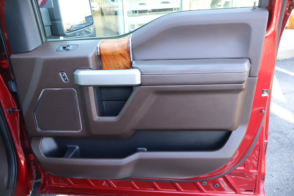 Used 2018 Ford F150 King Ranch w/ Equipment Group 601A Luxury AWD/4WD image 38