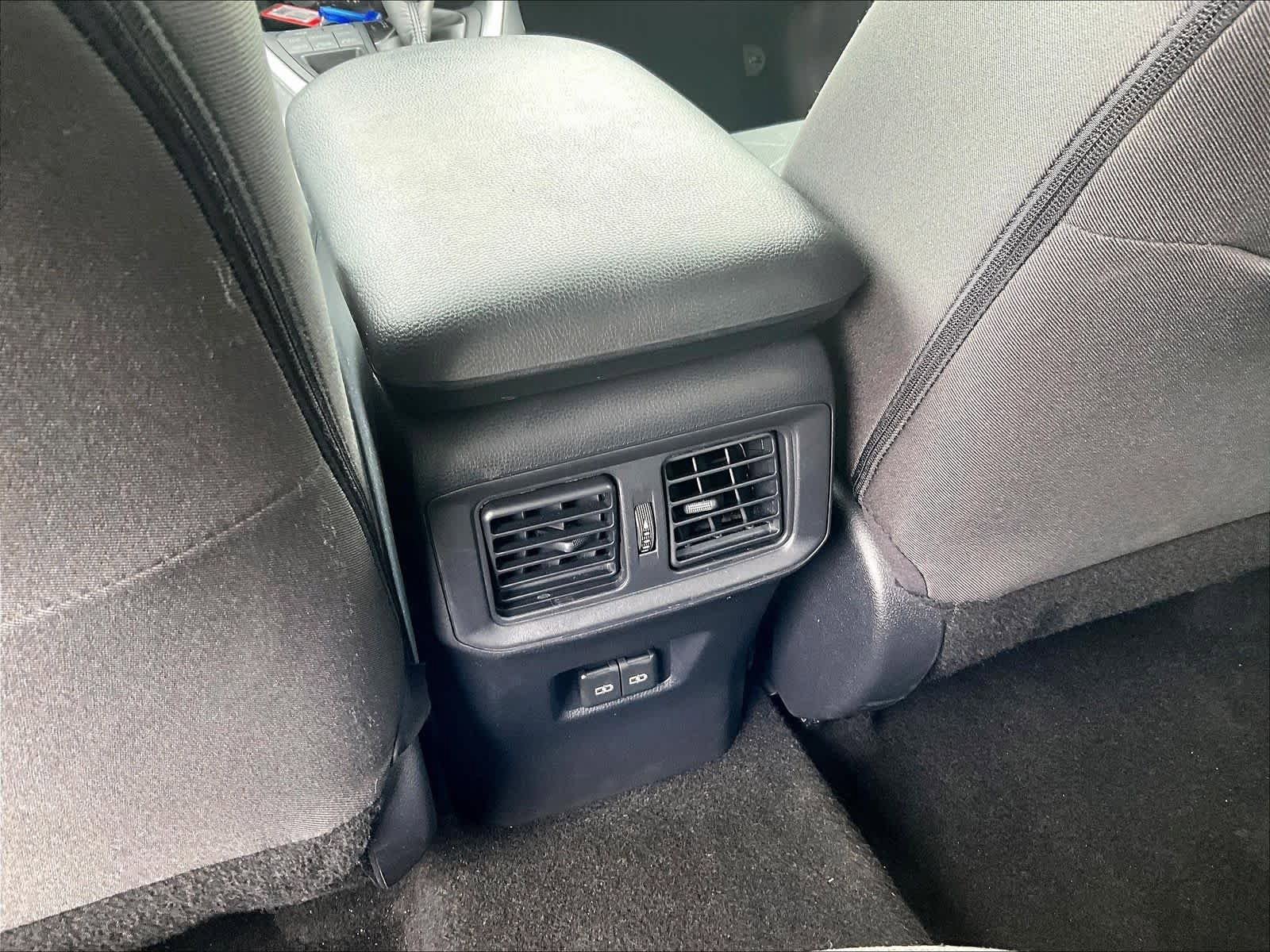 Used 2025 Toyota RAV4 XLE image 28