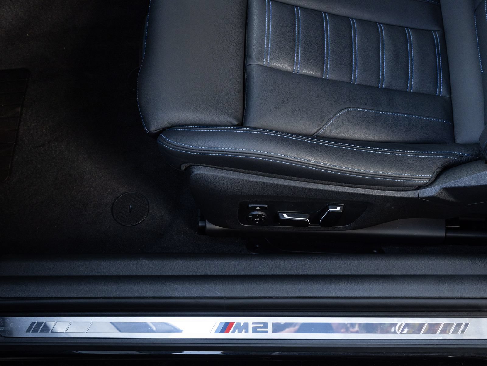Used 2026 BMW M2 w/ Lighting Package RWD image 20