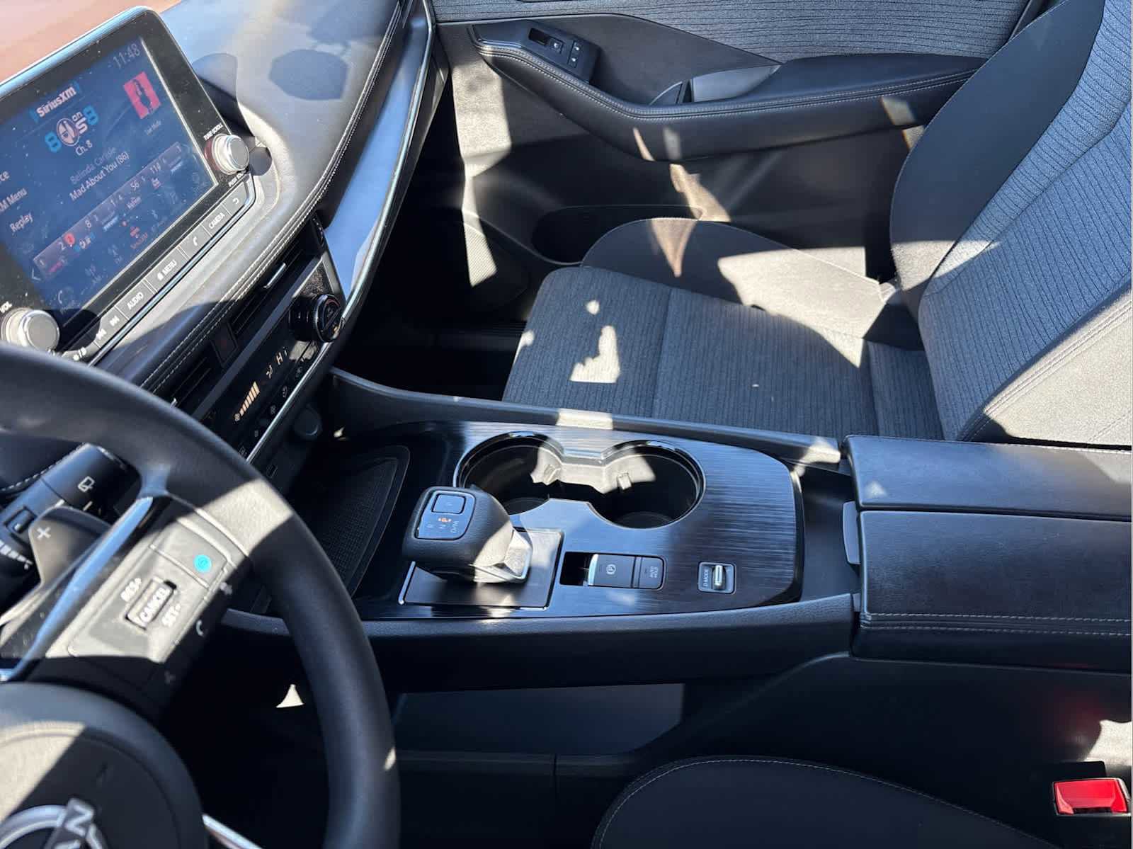 Used 2023 Nissan Rogue SV image 16