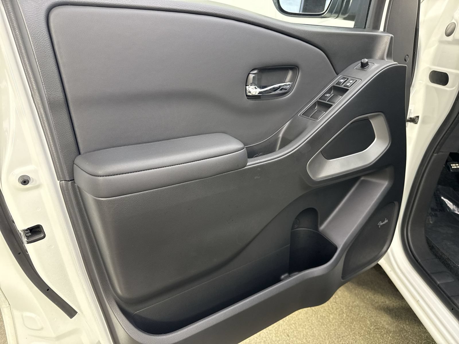 Used 2024 Nissan Frontier SL w/ Technology Package AWD/4WD image 19