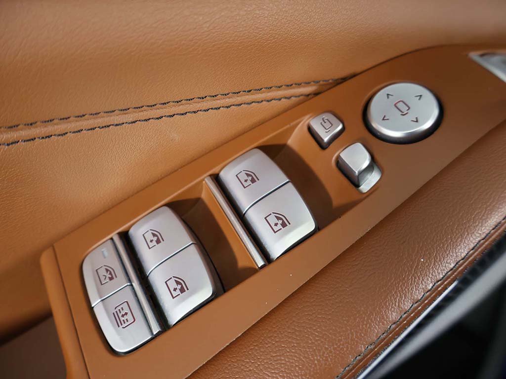 Used 2024 BMW X7 M60i w/ Executive Package image 50