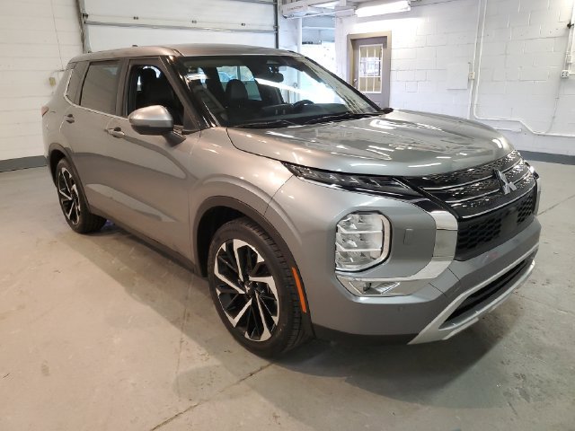 Used 2022 Mitsubishi Outlander SE AWD/4WD image 9