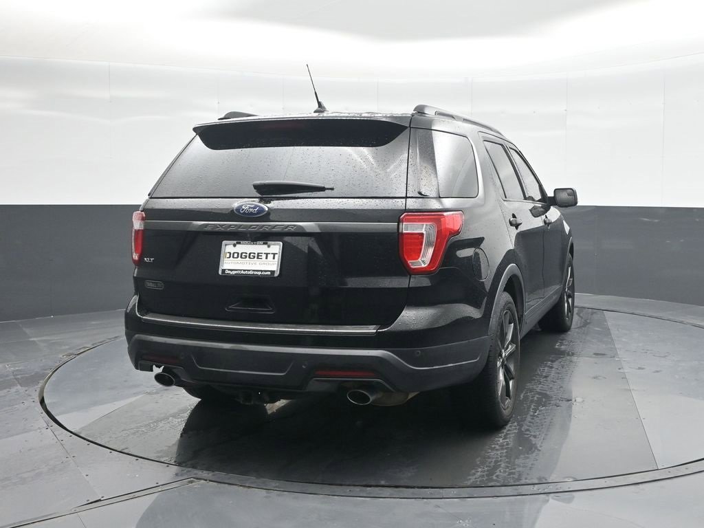 Used 2018 Ford Explorer XLT w/ Equipment Group 202A image 25