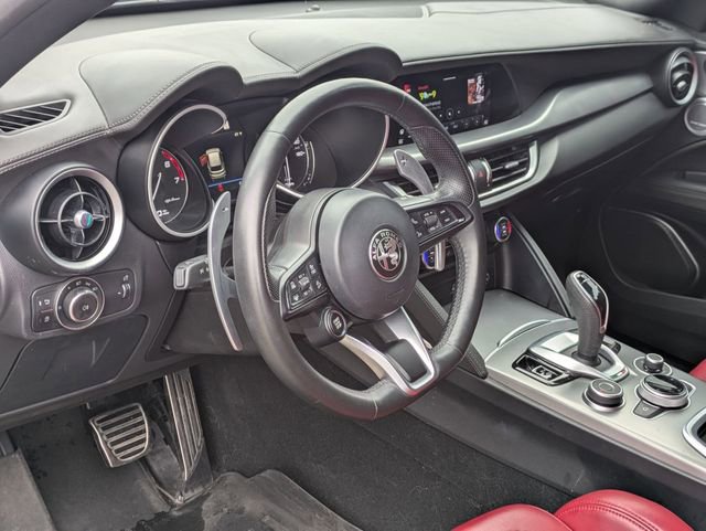 Used 2023 Alfa Romeo Stelvio Veloce image 7