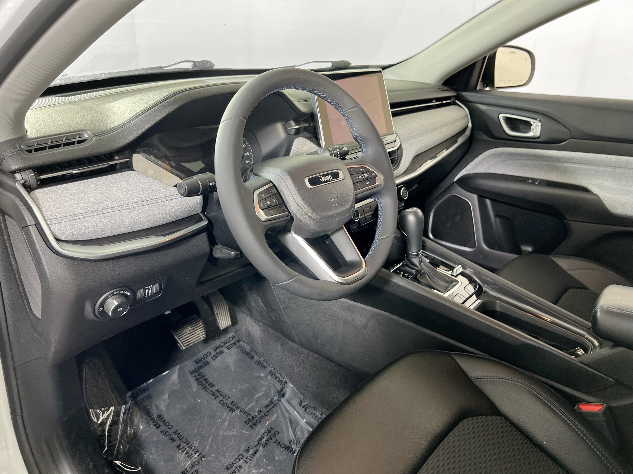 Used 2022 Jeep Compass Latitude AWD/4WD image 9