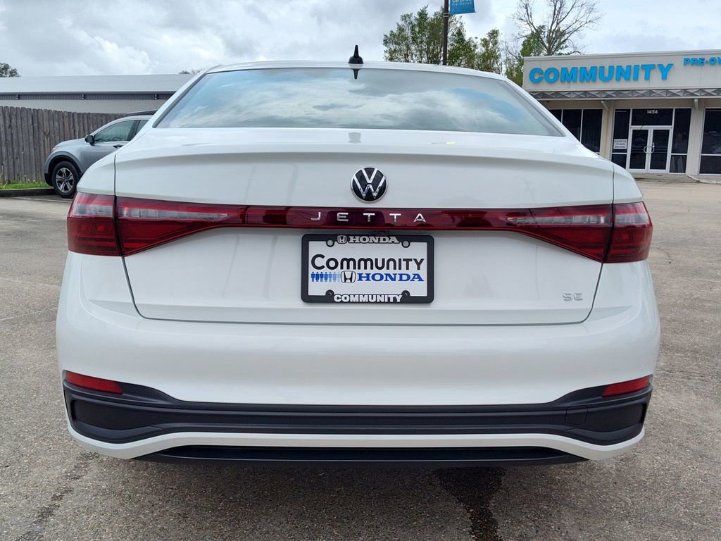Used 2025 Volkswagen Jetta SE w/ Black Wheel Package image 7