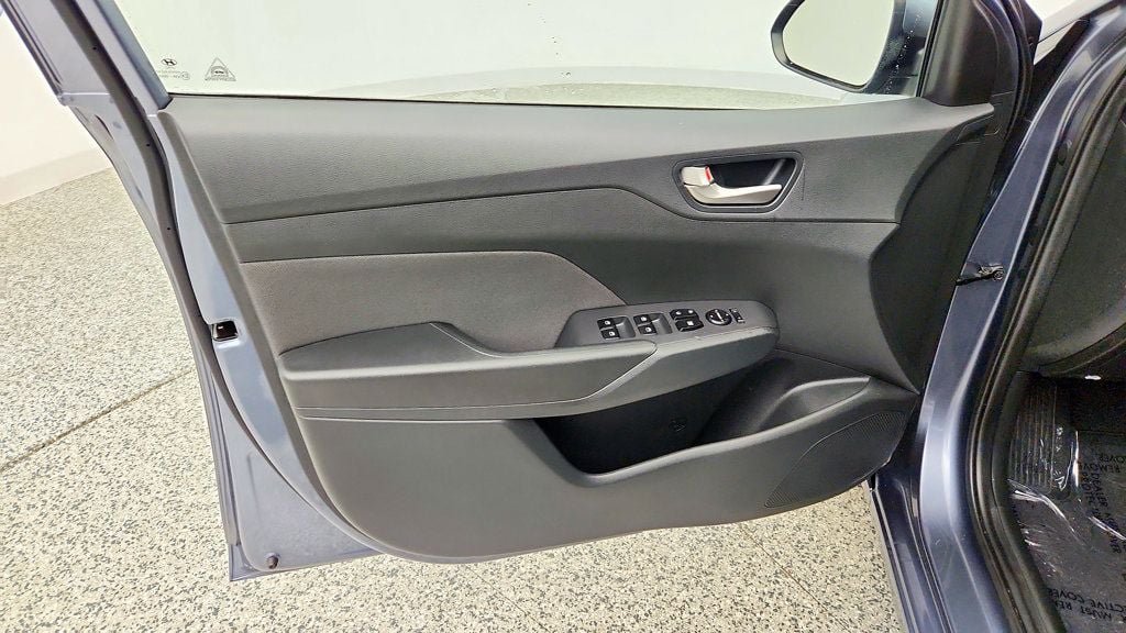 Used 2020 Hyundai Accent SE FWD image 10