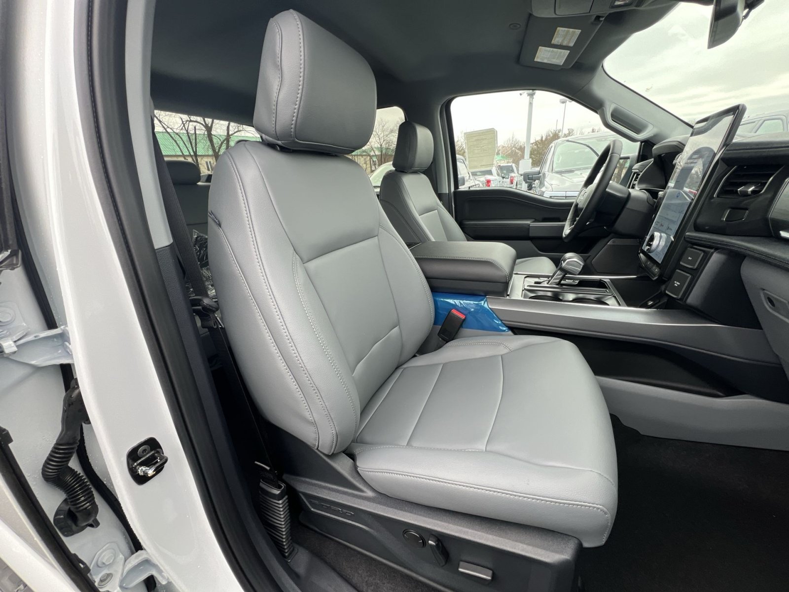New 2025 Ford F150 Lightning Flash AWD/4WD image 26