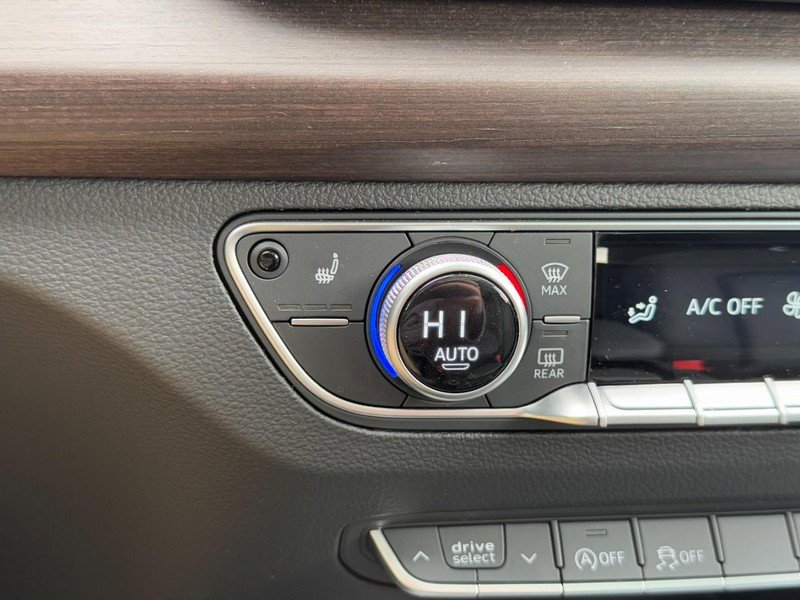 Used 2025 Audi Q5 2.0T Premium image 22