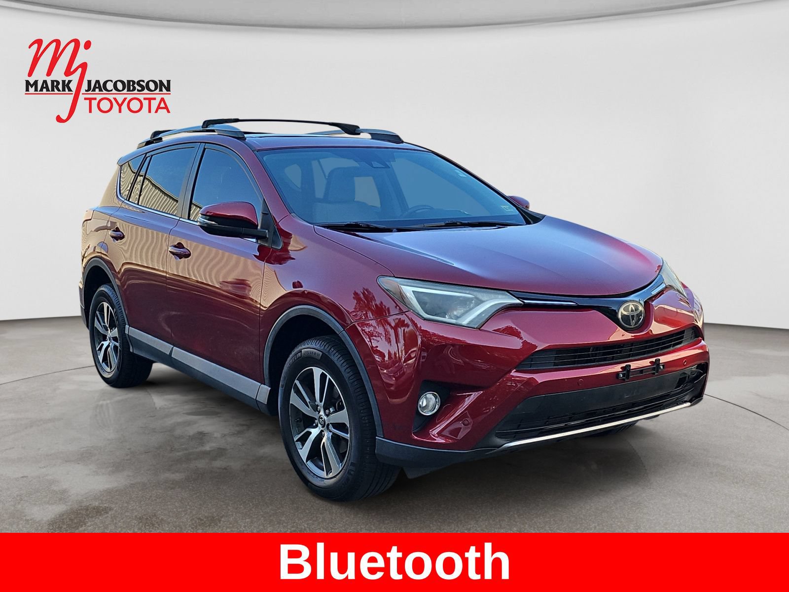 Used 2018 Toyota RAV4 XLE AWD/4WD image 4
