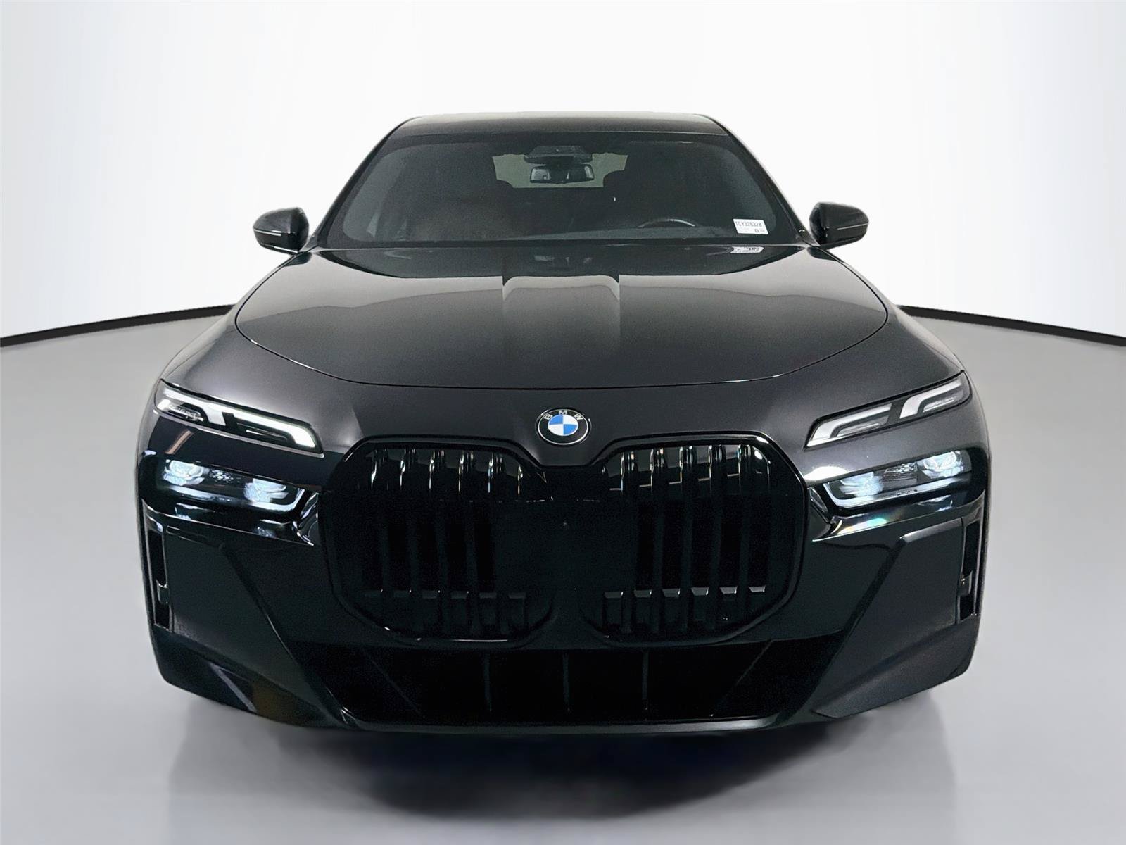 Used 2023 BMW 740i RWD image 2