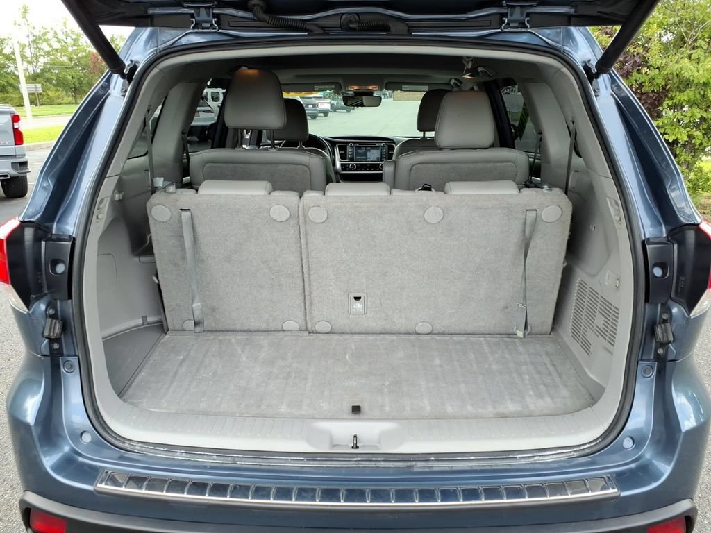 Certified 2019 Toyota Highlander XLE AWD/4WD image 25