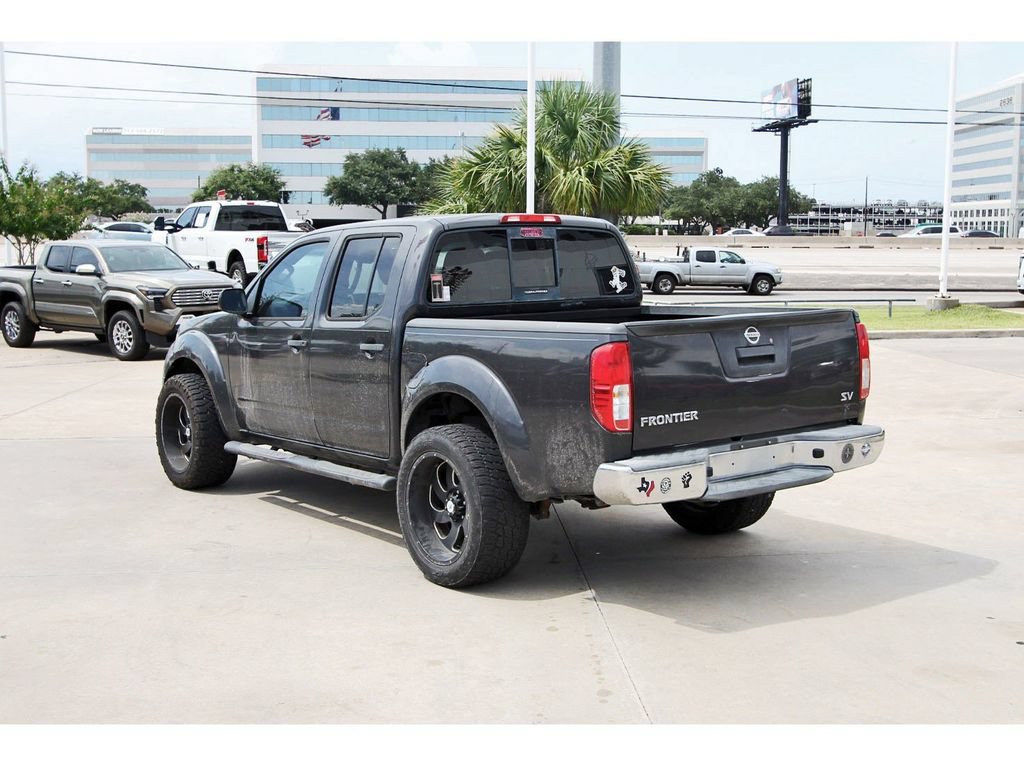 Used 2015 Nissan Frontier SV RWD image 4