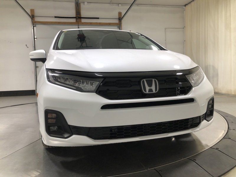 New 2026 Honda Odyssey Touring image 2