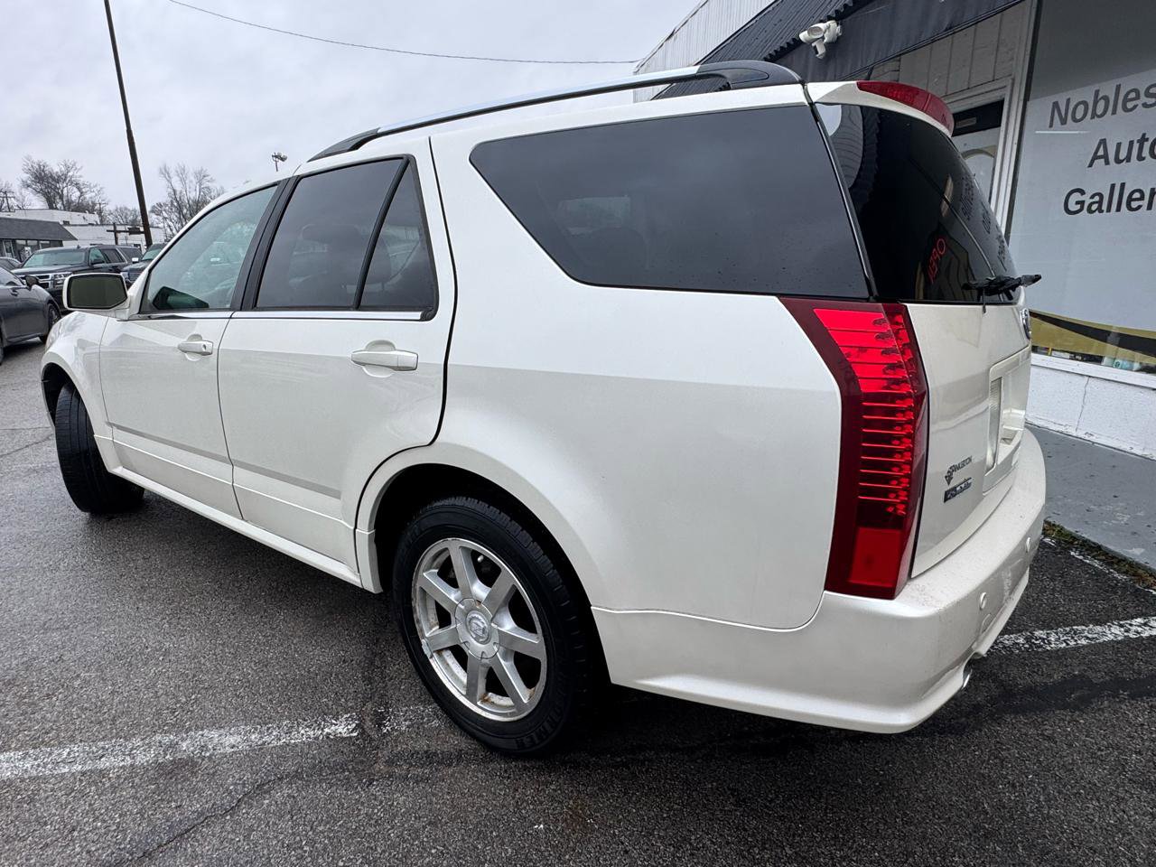 Used 2005 Cadillac SRX V8 w/ Preferred Equipment Group AWD/4WD image 4