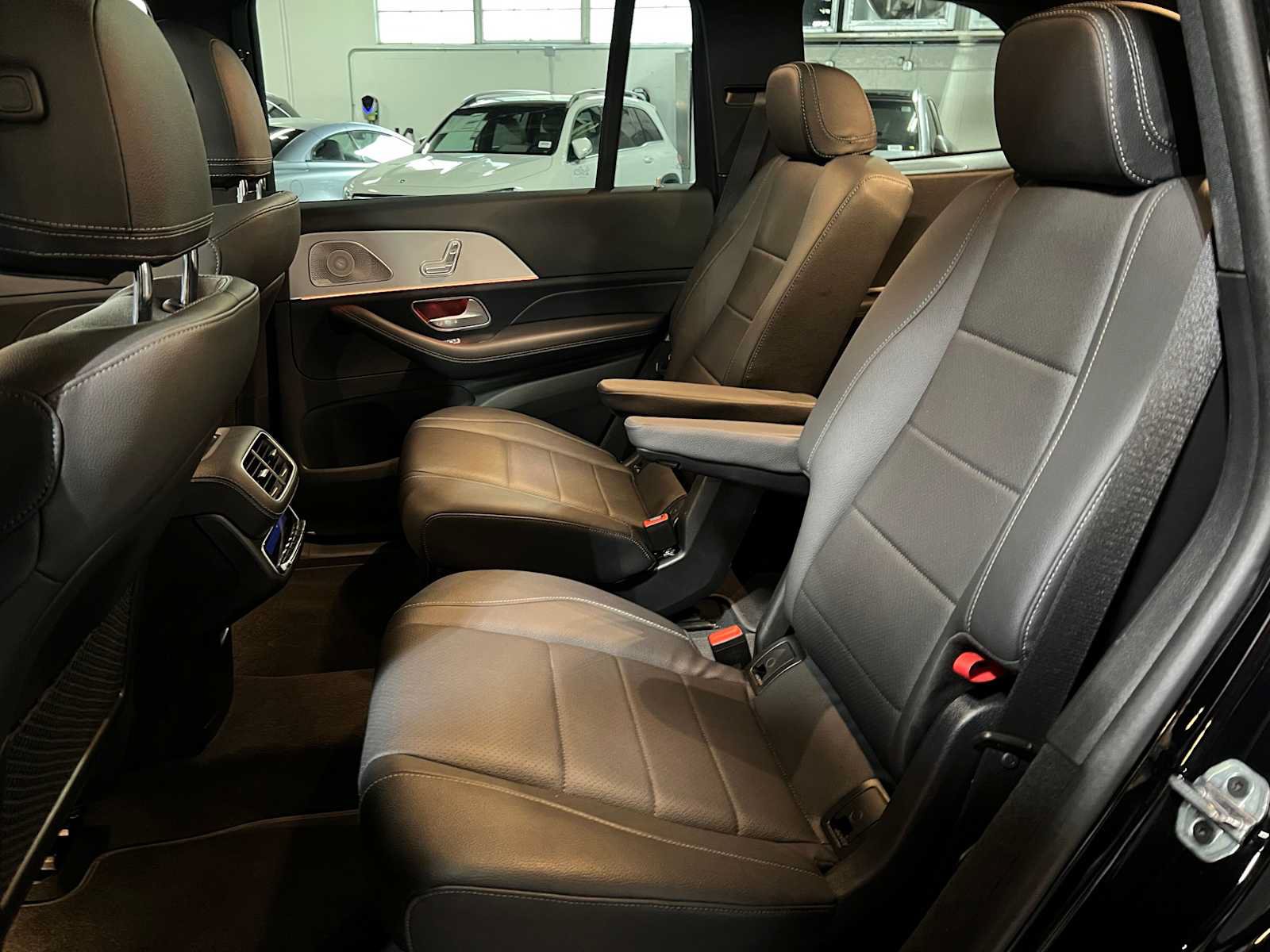 Used 2025 Mercedes-Benz GLS 450 4MATIC image 20