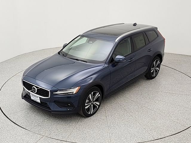 New 2026 Volvo V60 B5 Cross Country Plus w/ Climate Package image 13