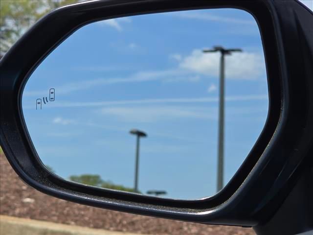 Used 2025 Toyota Camry SE w/ Convenience Package image 19