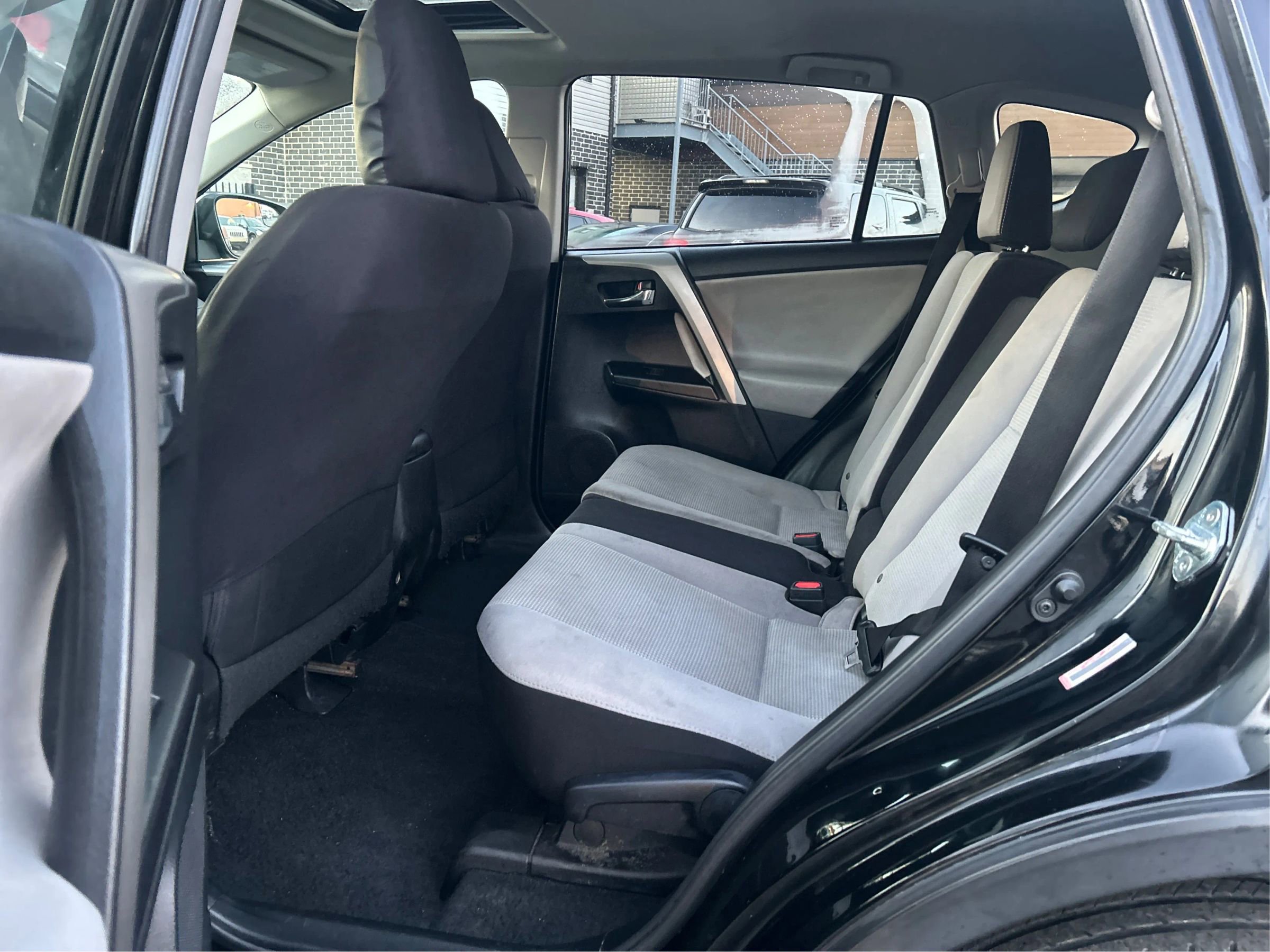 Used 2016 Toyota RAV4 XLE image 11