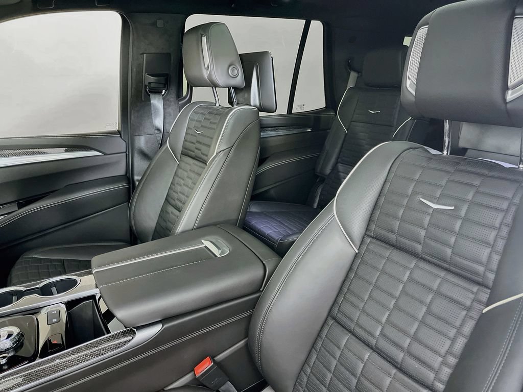 Used 2026 Cadillac Escalade V w/ LPO, ONYX Package AWD/4WD image 32
