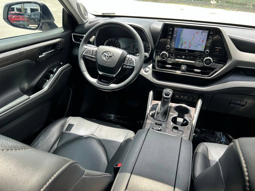 Used 2021 Toyota Highlander Limited AWD/4WD image 10