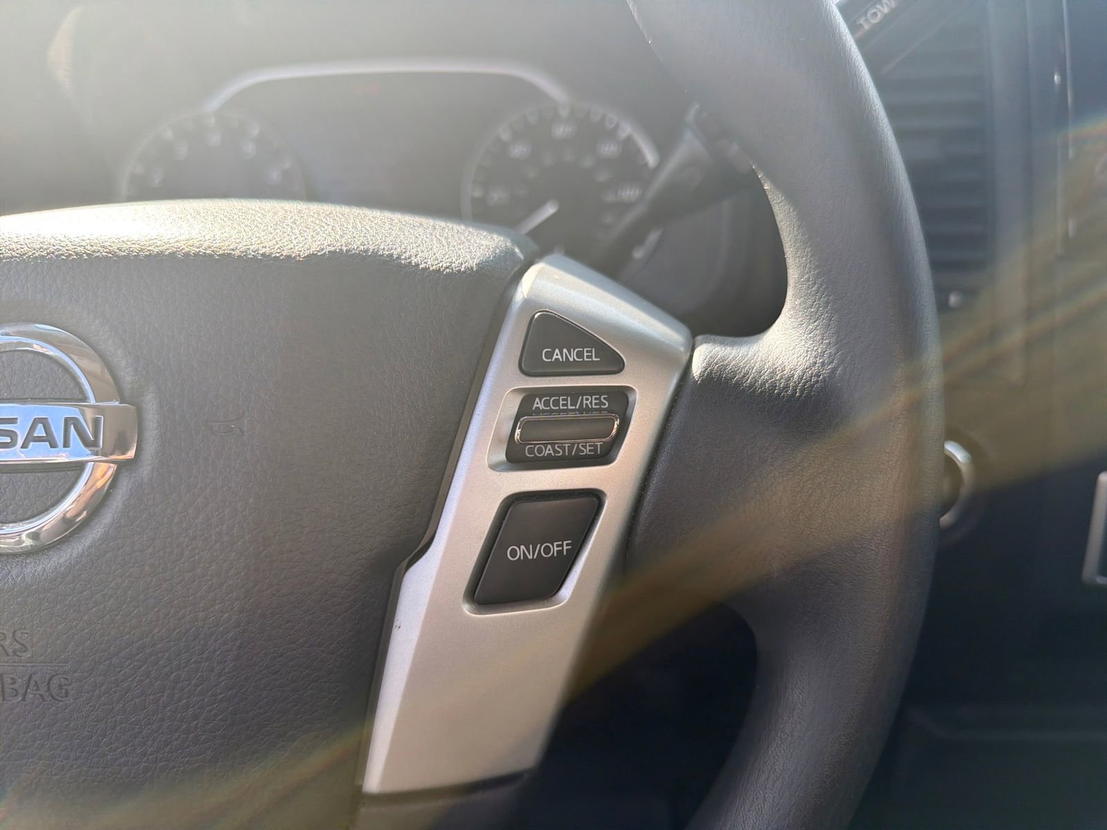 Used 2022 Nissan Titan S image 25