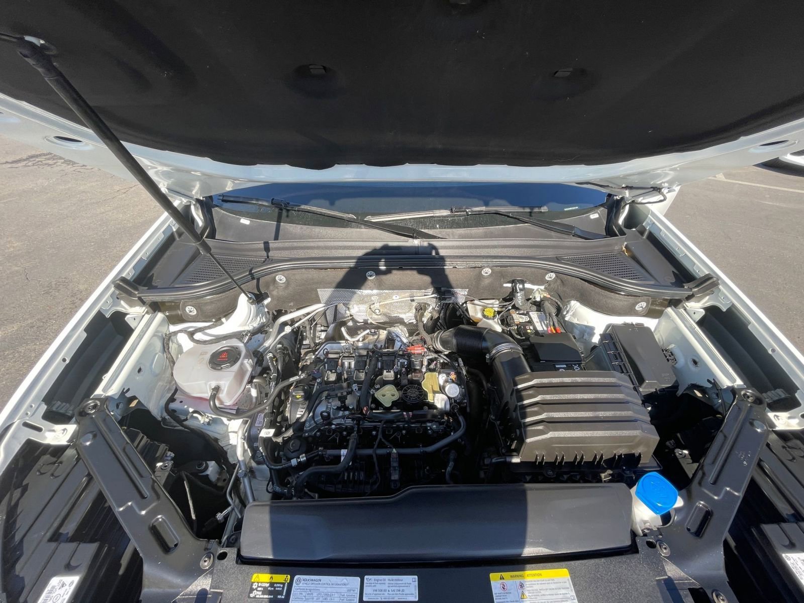 Used 2025 Volkswagen Atlas Cross Sport SE image 33